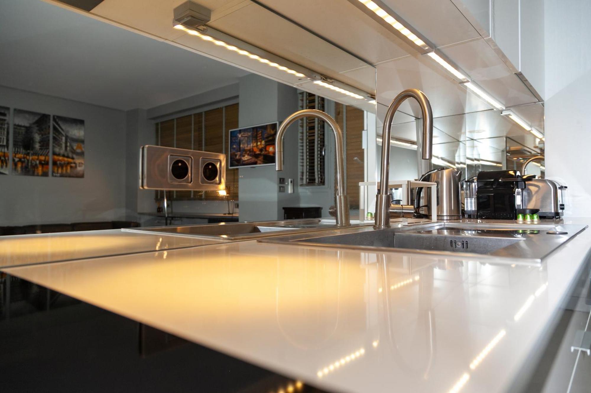 Loft Atypique Avec Terrasse, Calme Et Cosy Apartman Párizs Kültér fotó
